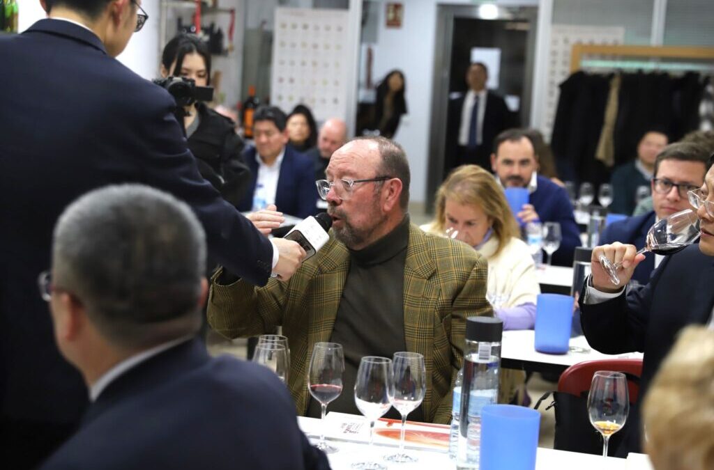 Vinos Chinos Presentados en España de la Mano de los Periodistas Especializados de AEPEV